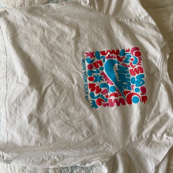 The Nike tee - Picture 2 of 3